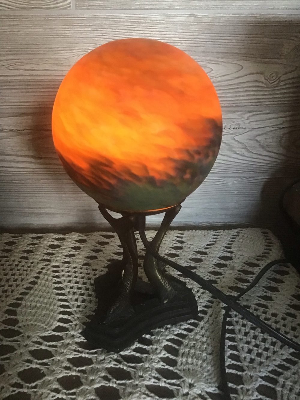 Stunning Art Deco style 3 dolphin base w/ art glass shade